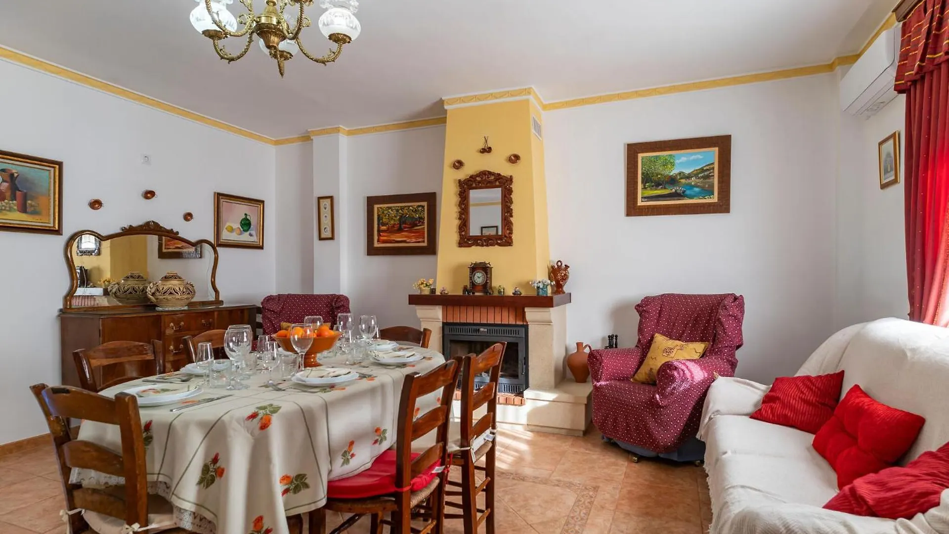 Stunning Home In Iznajar With Kitchen